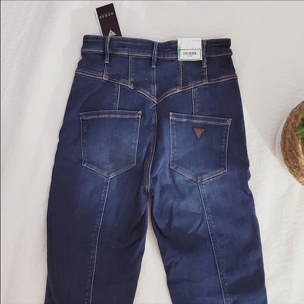 GUESS Jeanologia Retro High Rise V-Yoke Denim Jeans NWT - Picture 15 of 15